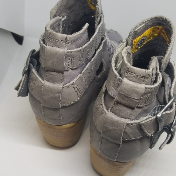 Caterpillar Women's Cheyenne Leather booties 5.5W - Picture 3 of 4